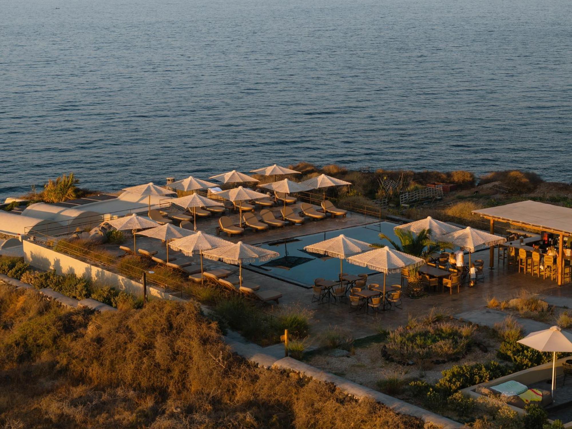 Colombos Beachfront Foinikiá Exteriör bild
